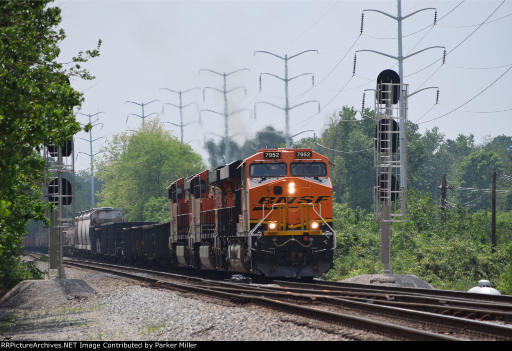 BNSF Trio Down the CNO&TP